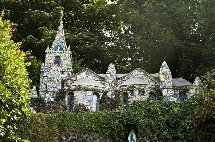 This Little Chapel Of Guernsey At Les Vauxbelet: The Smallest Chapel In The World